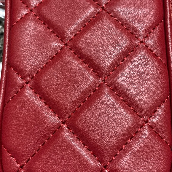 Badgley Mischka Quilted Phone Case - Picture 10 of 10